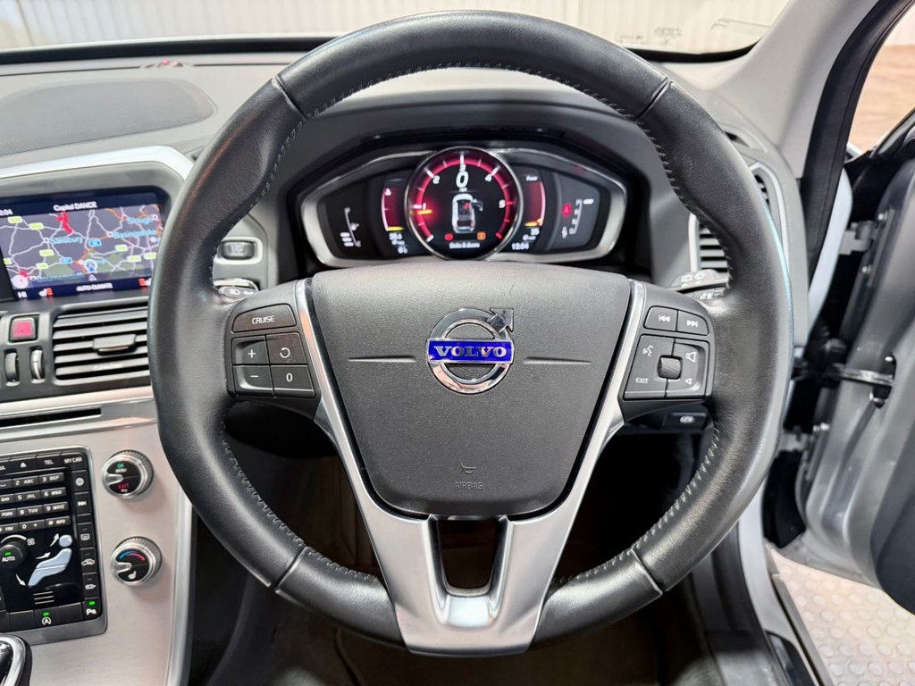 Used Volvo XC60 2017 for sale - 76698548: Photo 12