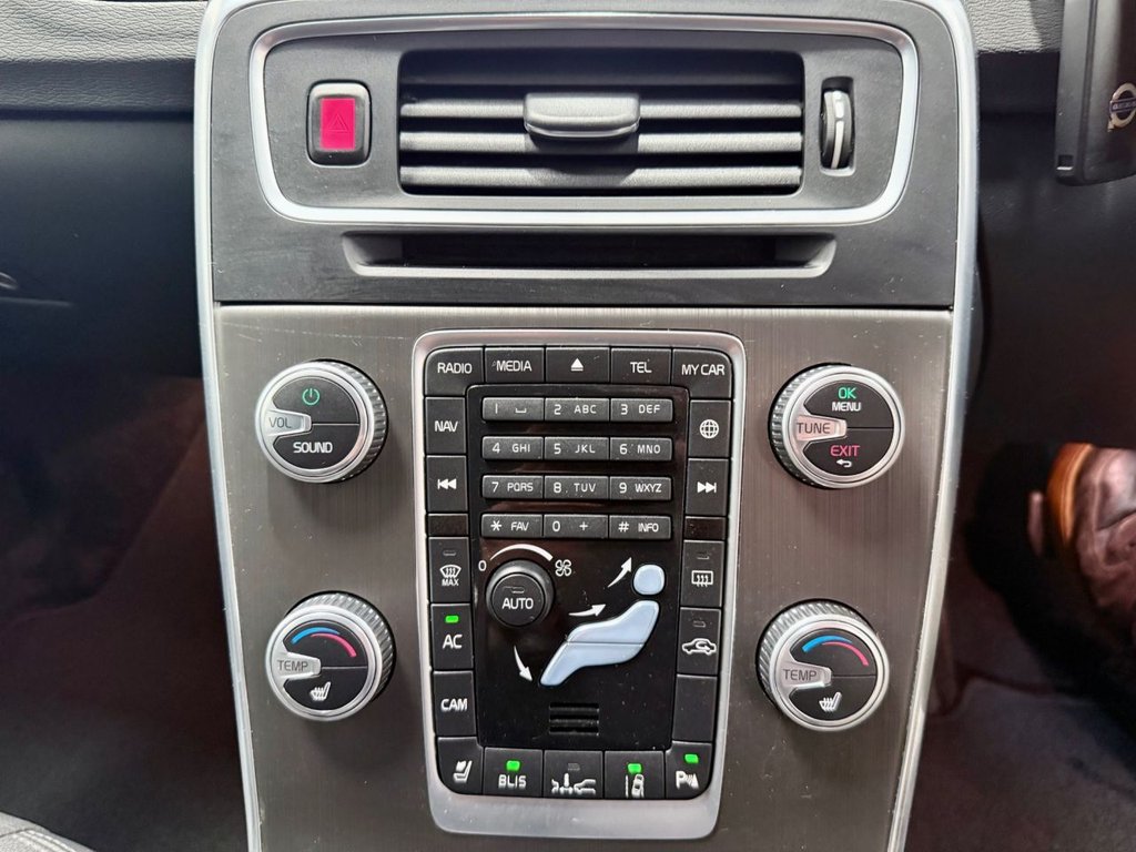 Used Volvo V60 2015 for sale - 77080600: Photo 24