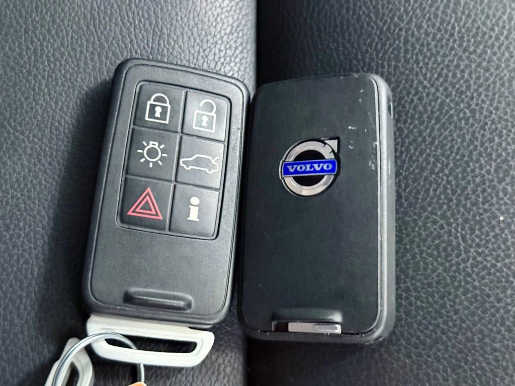 Used Volvo V60 2015 for sale - 77080600: Photo 36