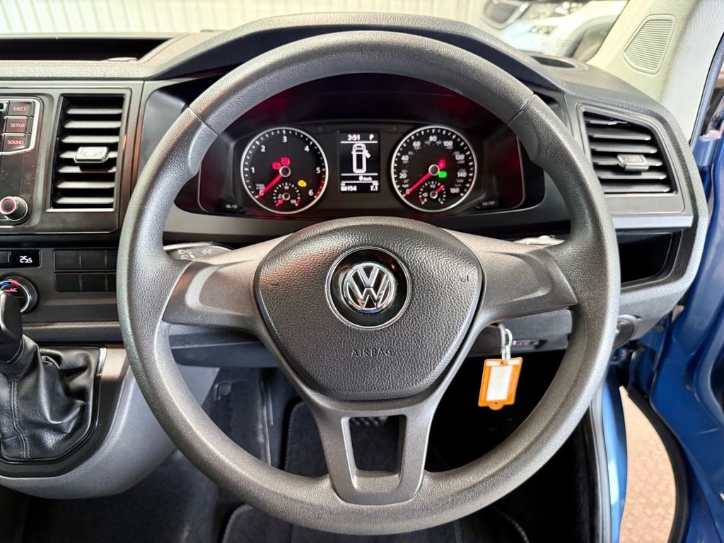 Used Volkswagen Transporter Shuttle 2017 for sale - 76509805: Photo 11