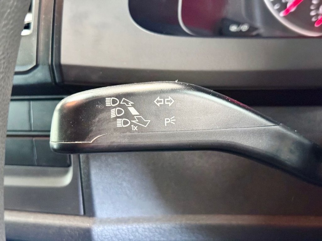 Used Volkswagen Transporter Shuttle 2017 for sale - 76509805: Photo 13