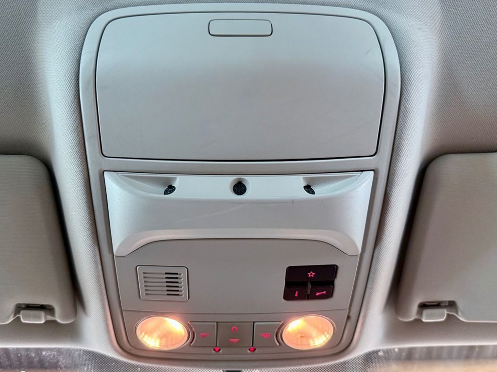 Used Volkswagen Golf 2011 for sale - 77200264: Photo 24