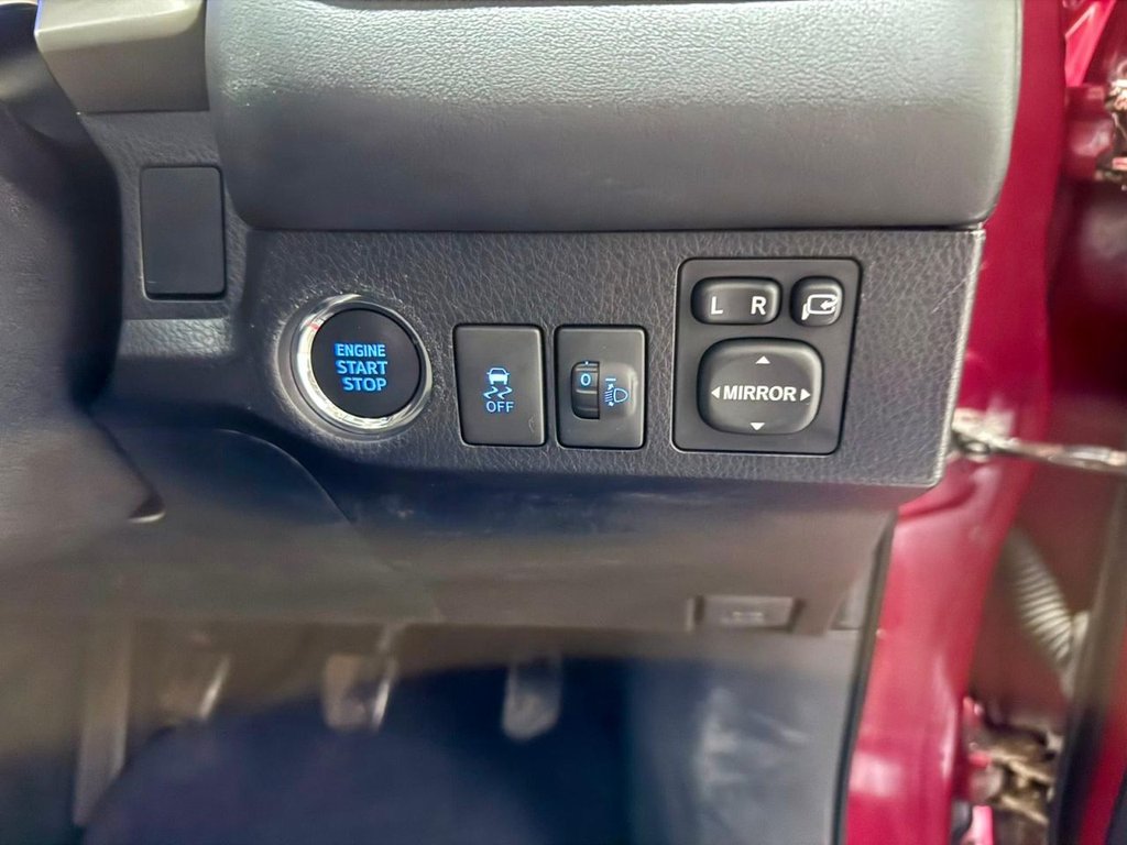 Used Toyota RAV4 2015 for sale - 77394556: Photo 28