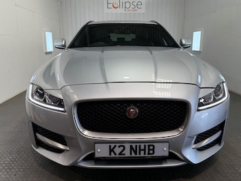 Used Jaguar XF 2018 for sale - 76105402: Photo 2