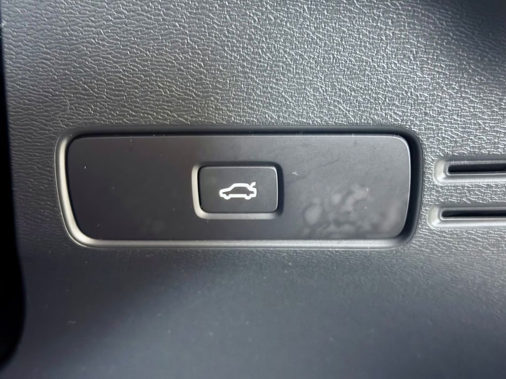 Used Volvo XC40 2023 for sale - 78219357: Photo 19