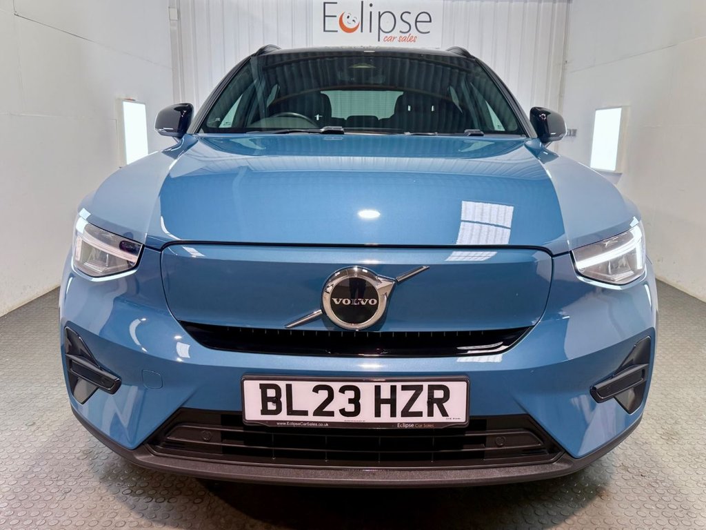 Used Volvo XC40 2023 for sale - 78219357: Photo 2