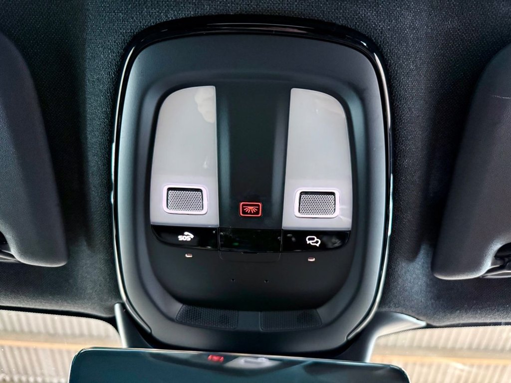 Used Volvo XC40 2023 for sale - 78219357: Photo 40