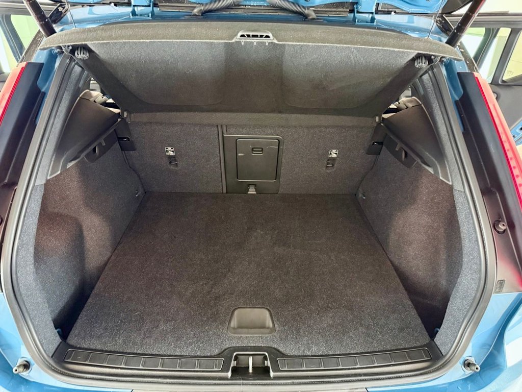 Used Volvo XC40 2023 for sale - 78219357: Photo 46