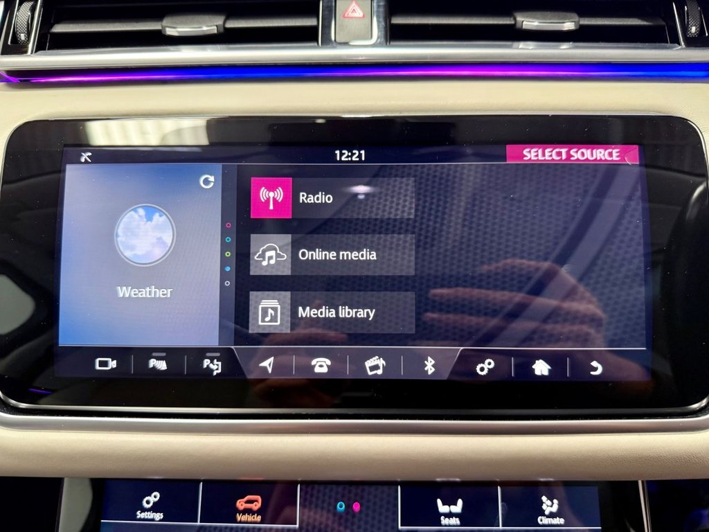 Used Land Rover Range Rover Velar 2017 for sale - 76934497: Photo 33