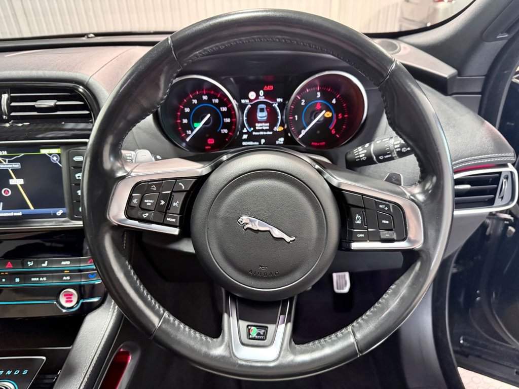 Used Jaguar F-Pace 2018 for sale - 76698602: Photo 12