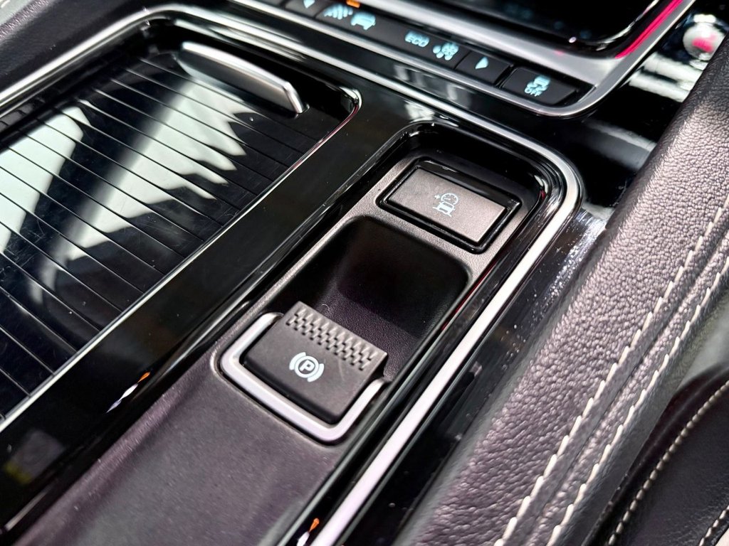 Used Jaguar F-Pace 2018 for sale - 76698602: Photo 15