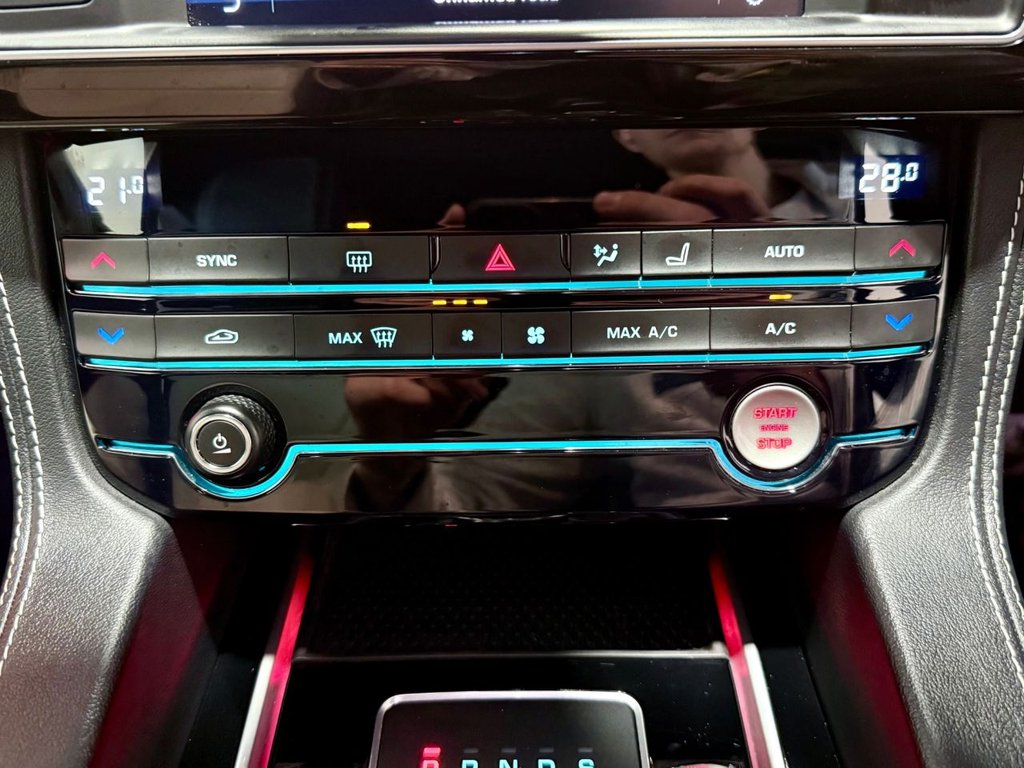 Used Jaguar F-Pace 2018 for sale - 76698602: Photo 18