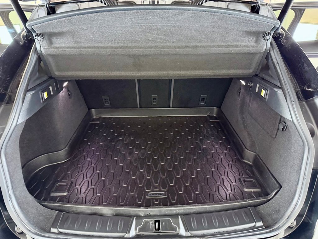 Used Jaguar F-Pace 2018 for sale - 76698602: Photo 48