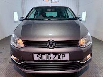 Used Volkswagen Polo 2016 for sale - 76535928: Photo