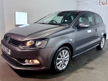 Used Volkswagen Polo 2016 for sale - 76535928: Photo