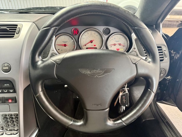 Used Aston Martin Vanquish 2003 for sale - 74974393: Photo 11
