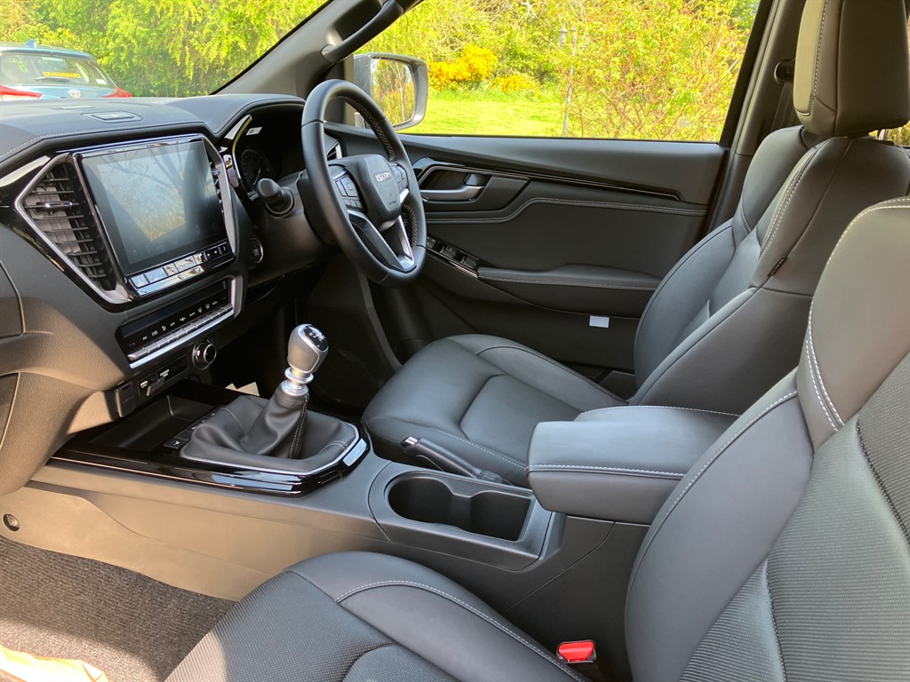 Used Isuzu D-Max 2023 for sale - 76650292: Photo 2