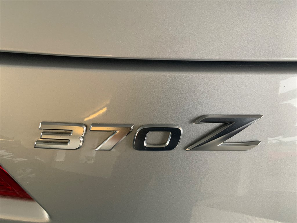 Used Nissan 370 Z 2011 for sale - 77420683: Photo 10