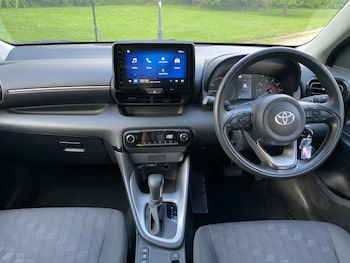 Used Toyota Yaris 2024 for sale - 79027316: Photo