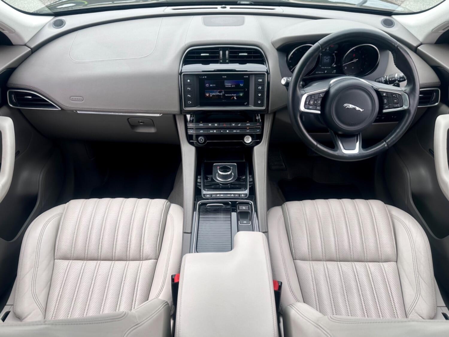 Used Jaguar F-Pace 2017 for sale - 76605809: Photo 11