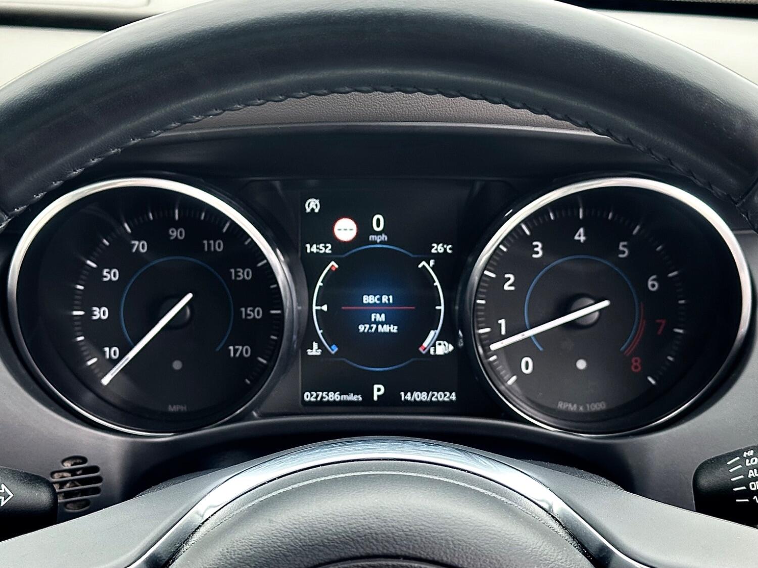 Used Jaguar F-Pace 2017 for sale - 76605809: Photo 17