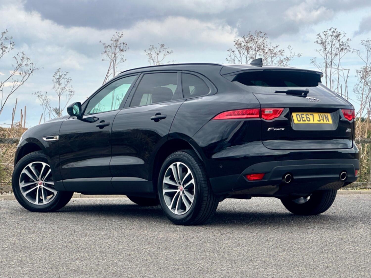 Used Jaguar F-Pace 2017 for sale - 76605809: Photo 5