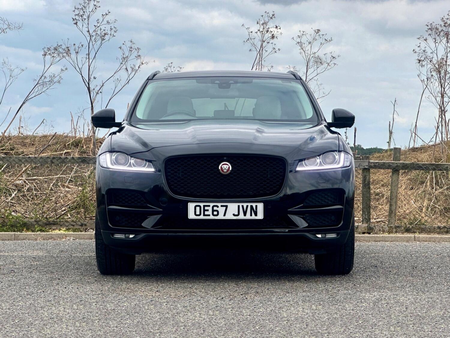 Used Jaguar F-Pace 2017 for sale - 76605809: Photo 8