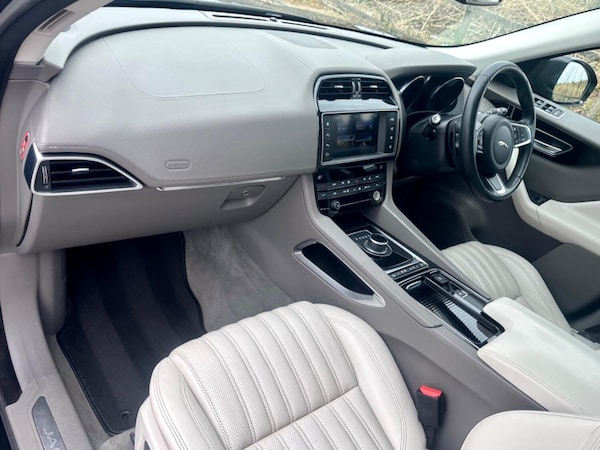 Used Jaguar F-Pace 2017 for sale - 75618278: Photo 10