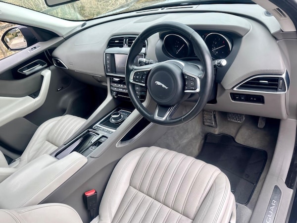 Used Jaguar F-Pace 2017 for sale - 75618278: Photo 12