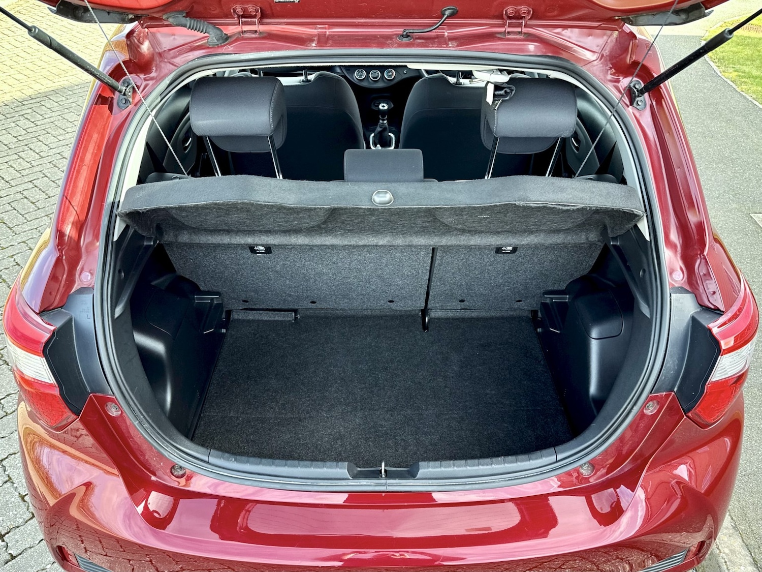 Used Toyota Yaris 2019 for sale - 77921346: Photo 18