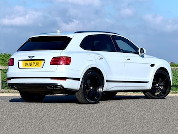 Used Bentley Bentayga 2018 for sale - 76713158: Photo