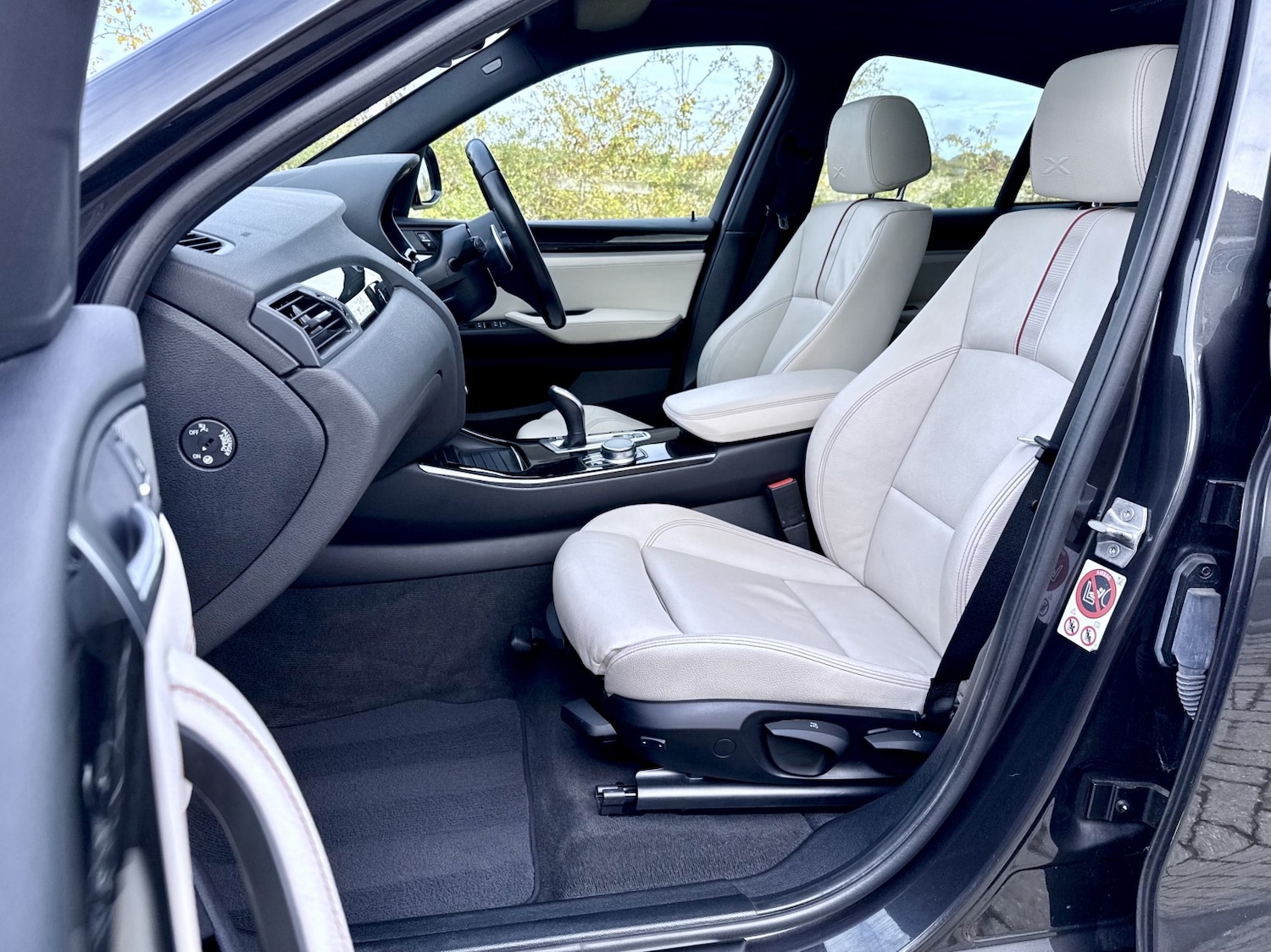 Used BMW X4 2017 for sale - 76605719: Photo 9