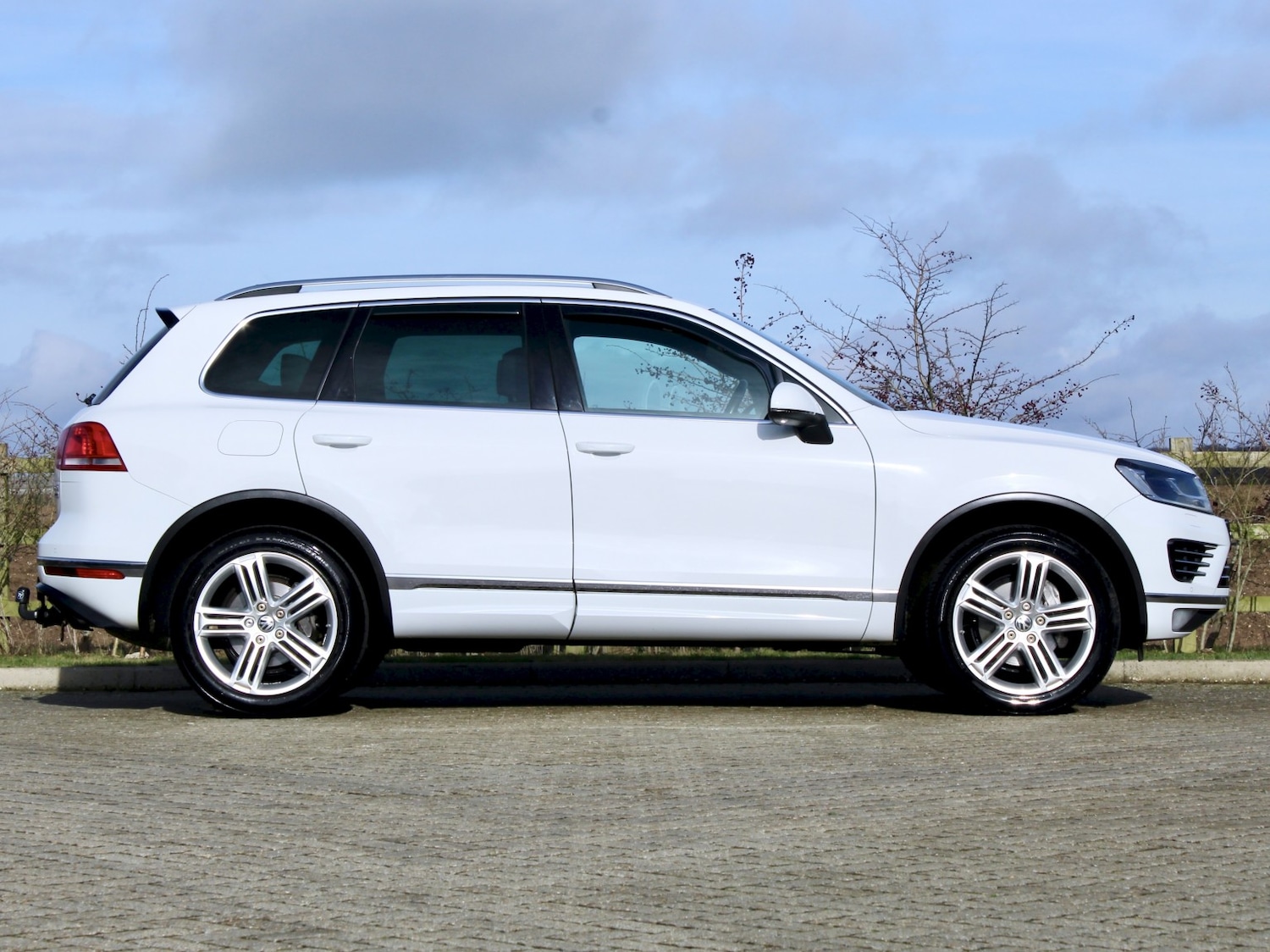 Used Volkswagen Touareg 2015 for sale - 77487251: Photo 2