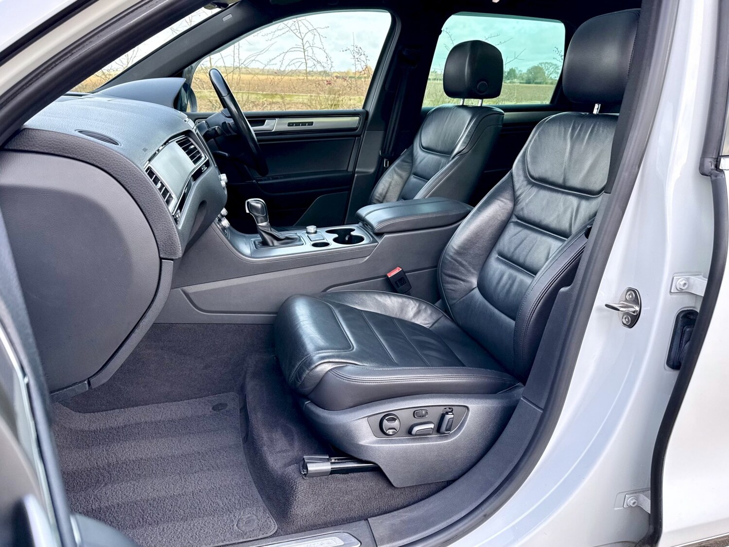 Used Volkswagen Touareg 2015 for sale - 77487251: Photo 9