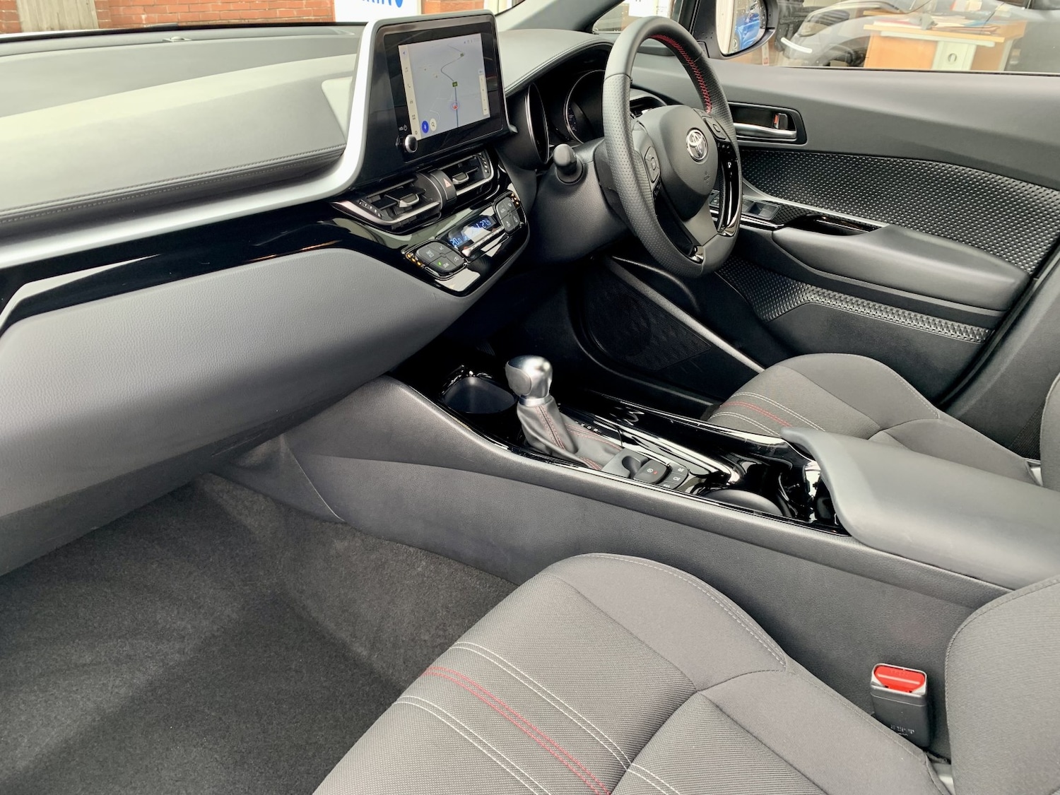 Used Toyota C-HR 2022 for sale - 78145816: Photo 2