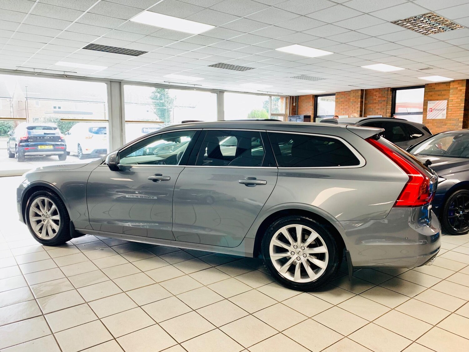 Used Volvo V90 2019 for sale - 77844681: Photo 10