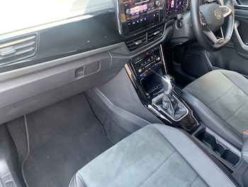 Used Volkswagen T-Roc 2024 for sale - 79620508: Photo