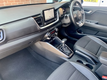 Used Kia Stonic 2024 for sale - 78970567: Photo