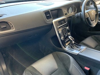 Used Volvo V60 2015 for sale - 78620956: Photo
