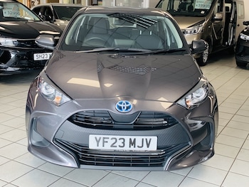 Used Toyota Yaris 2023 for sale - 79302245: Photo