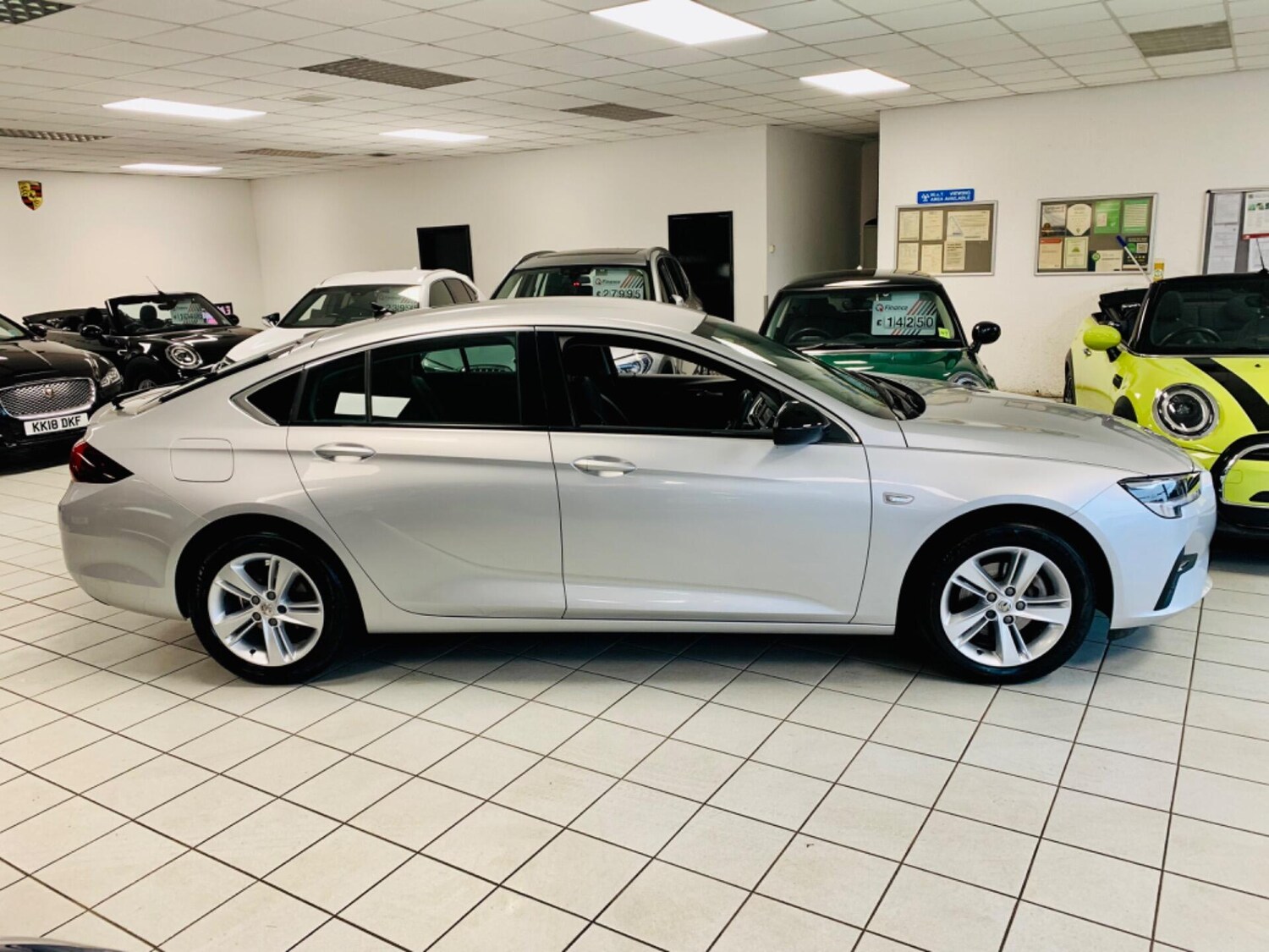 Used Vauxhall Insignia 2021 for sale - 77844687: Photo 6