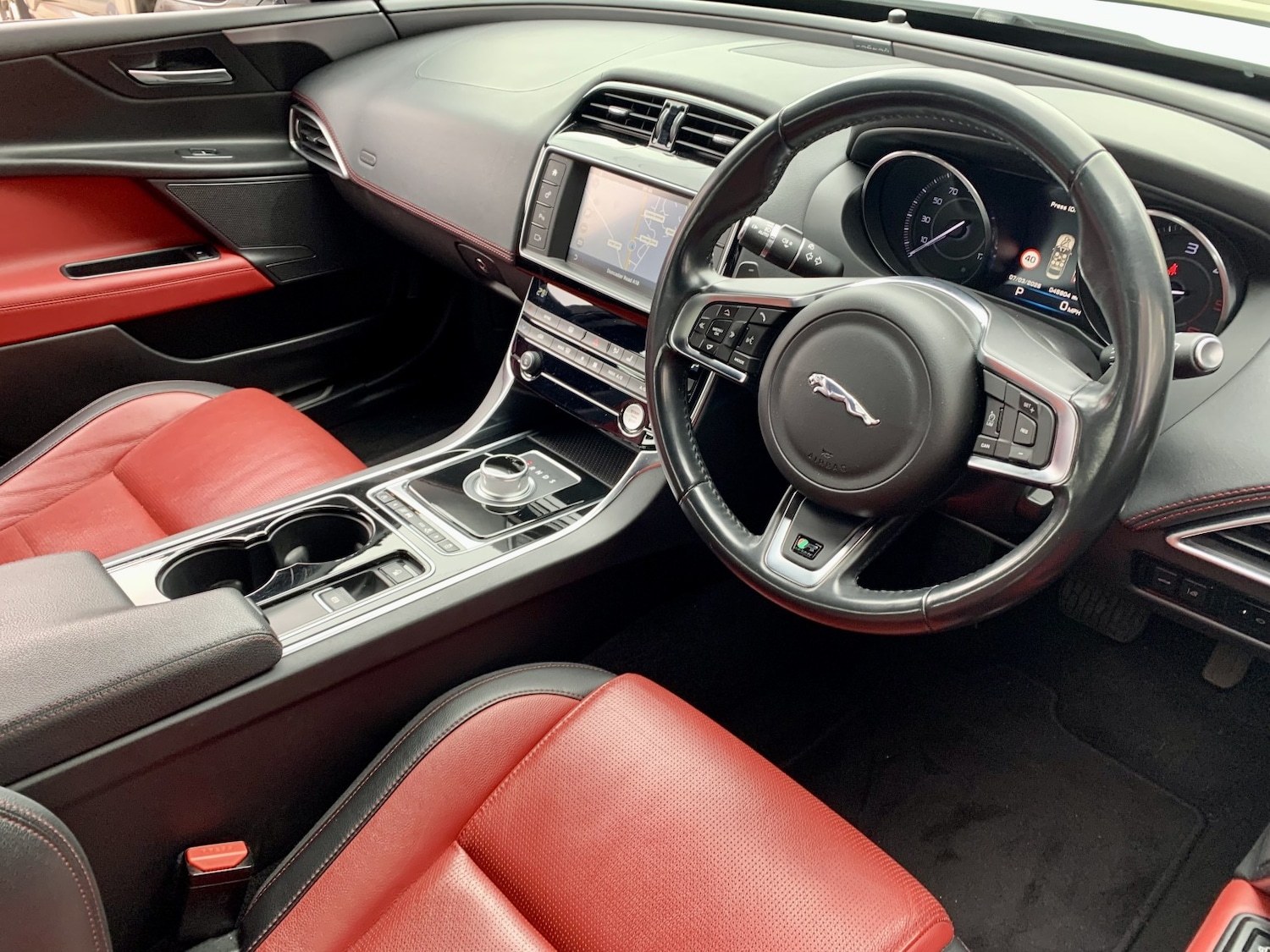 Used Jaguar XE 2016 for sale - 77844973: Photo 13