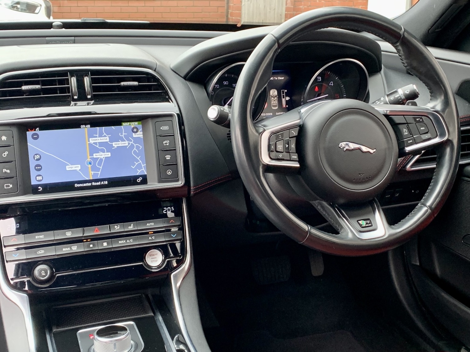 Used Jaguar XE 2016 for sale - 77844973: Photo 14