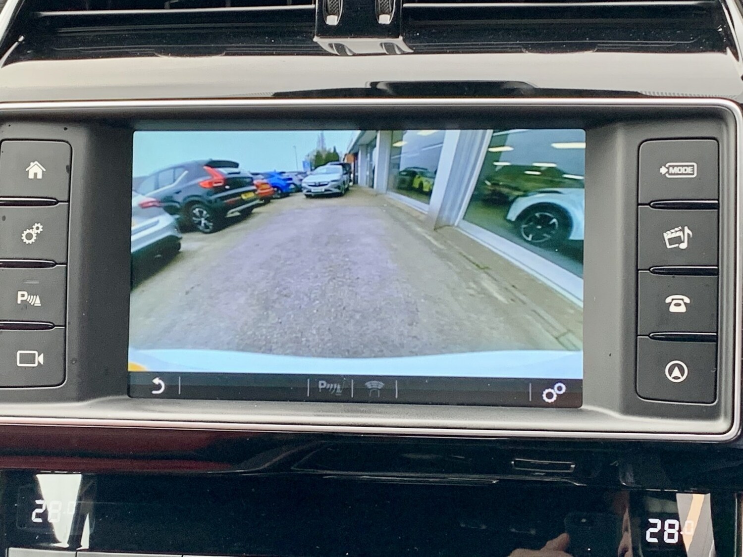 Used Jaguar XE 2016 for sale - 77844973: Photo 17