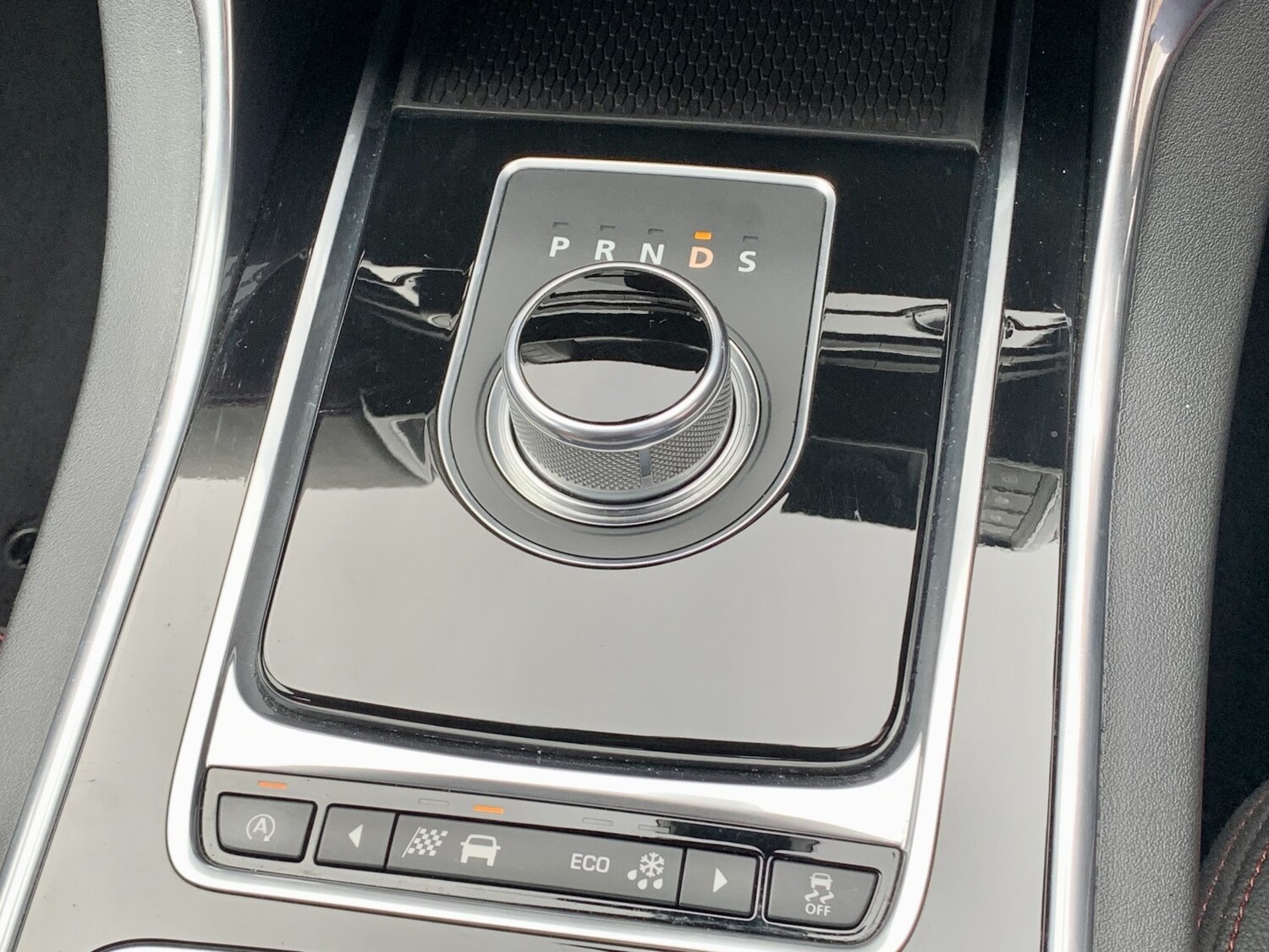 Used Jaguar XE 2016 for sale - 77844973: Photo 21