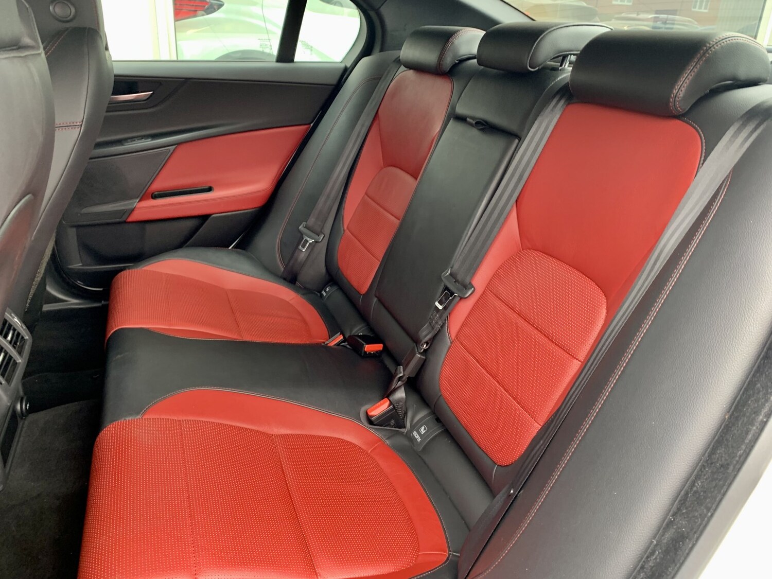 Used Jaguar XE 2016 for sale - 77844973: Photo 24