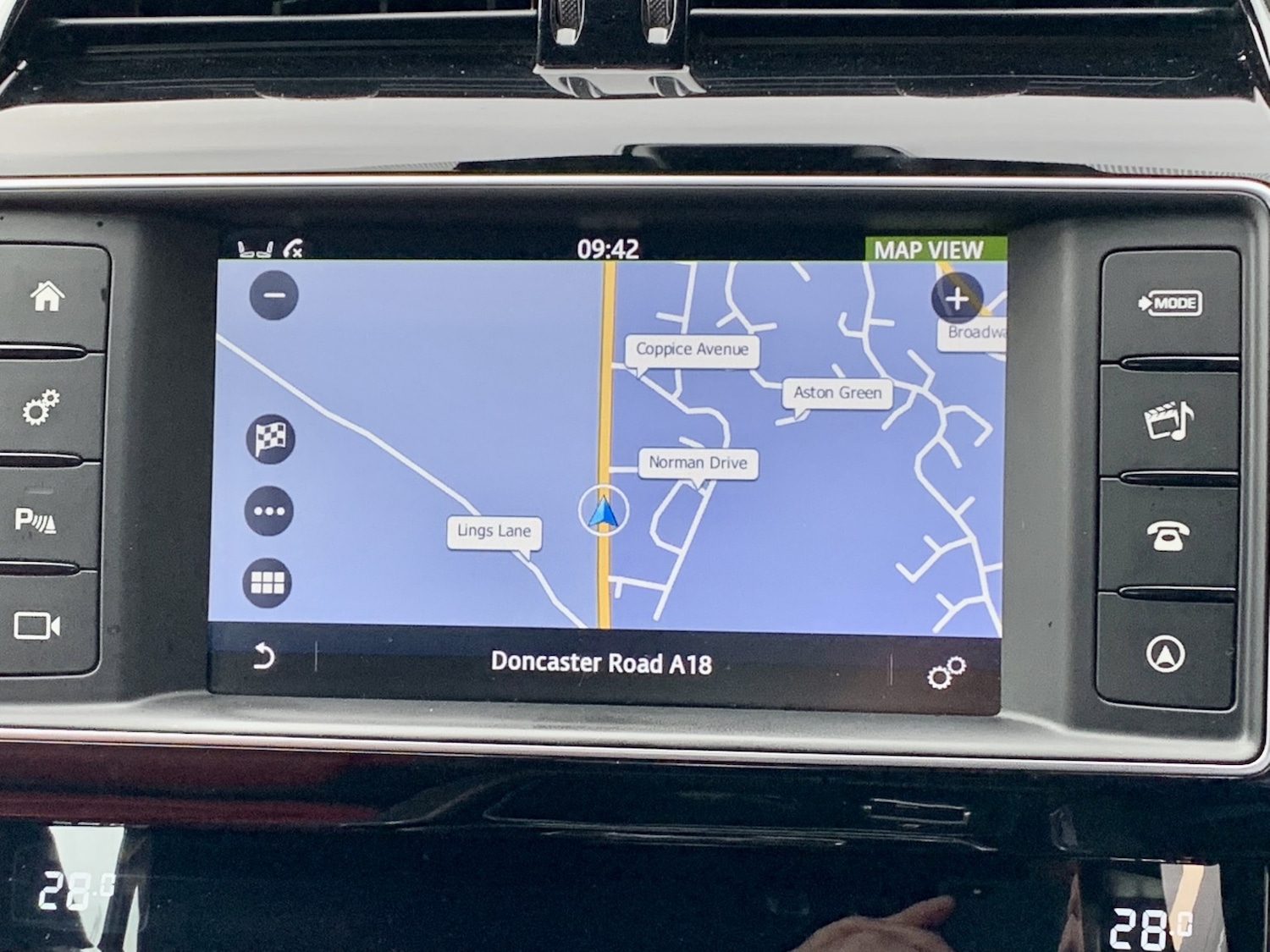 Used Jaguar XE 2016 for sale - 77844973: Photo 3