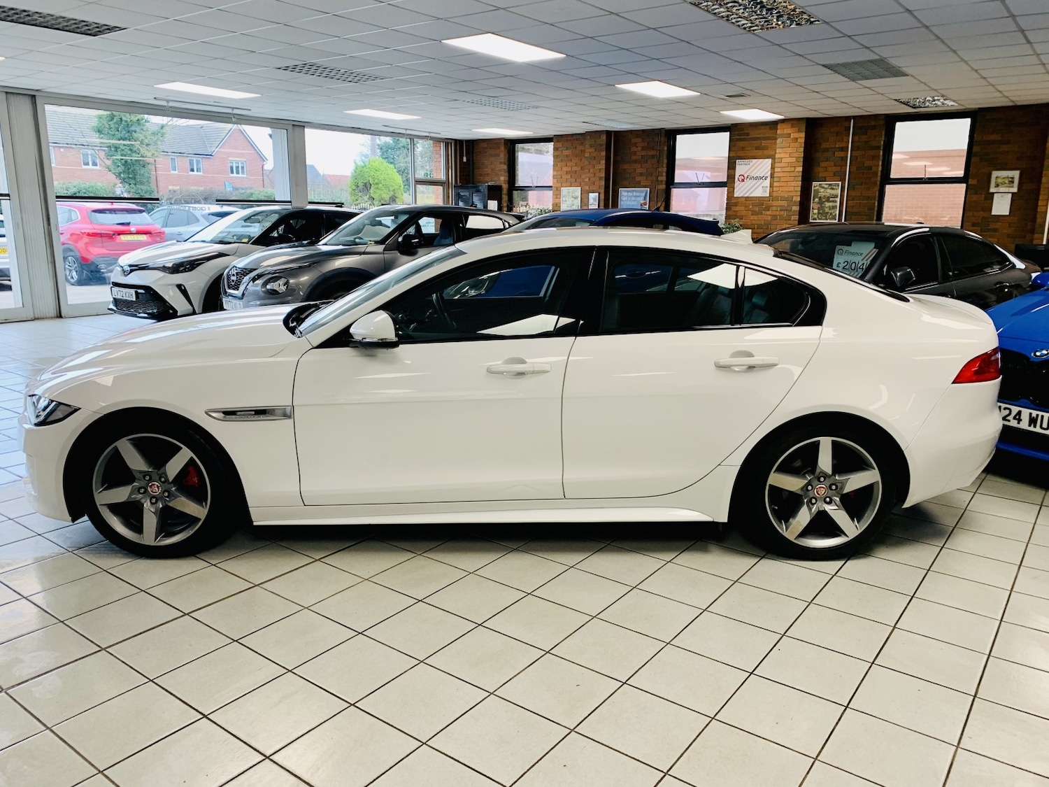 Used Jaguar XE 2016 for sale - 77844973: Photo 9