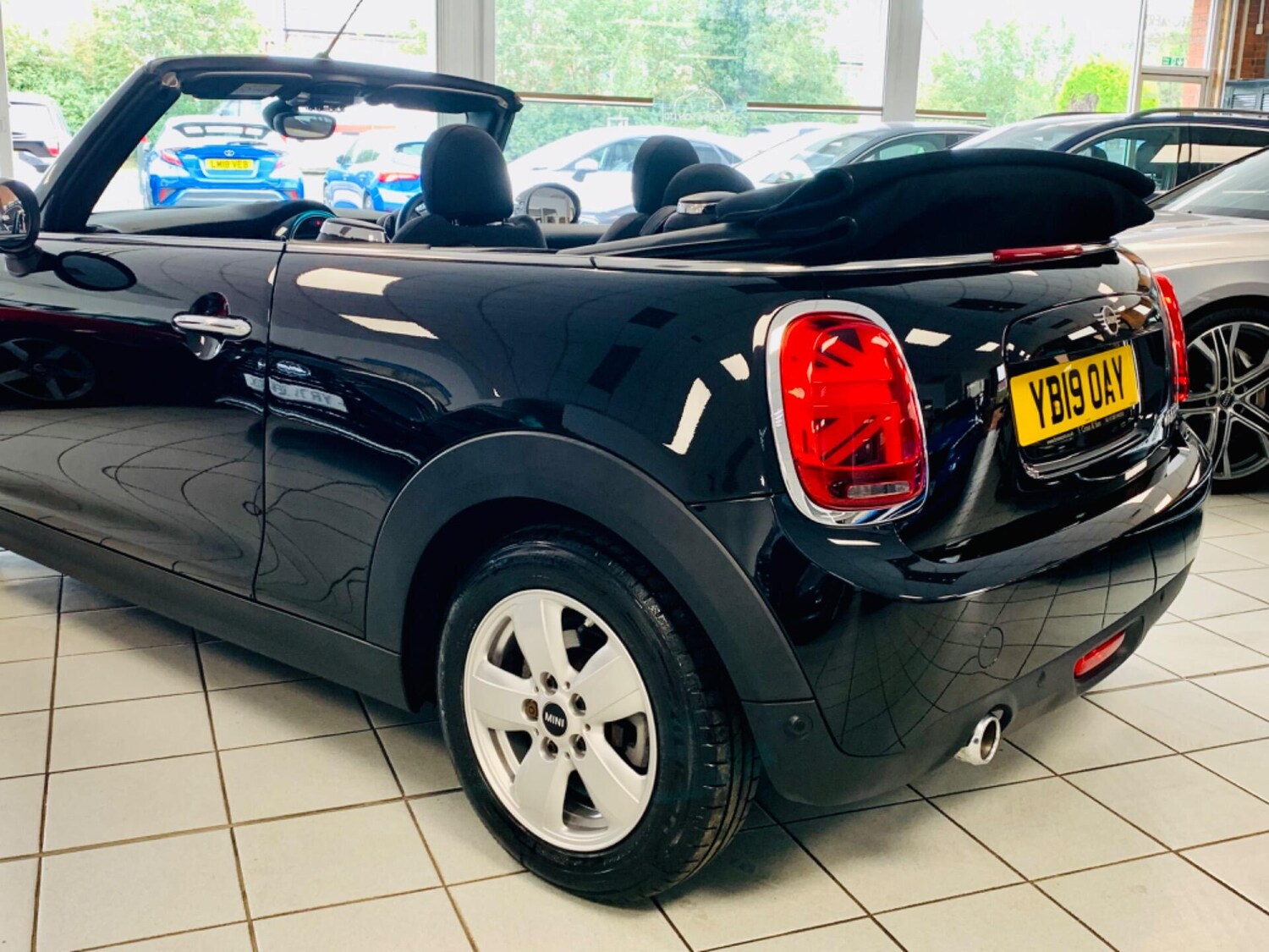 Used MINI Convertible 2019 for sale - 77844672: Photo 14
