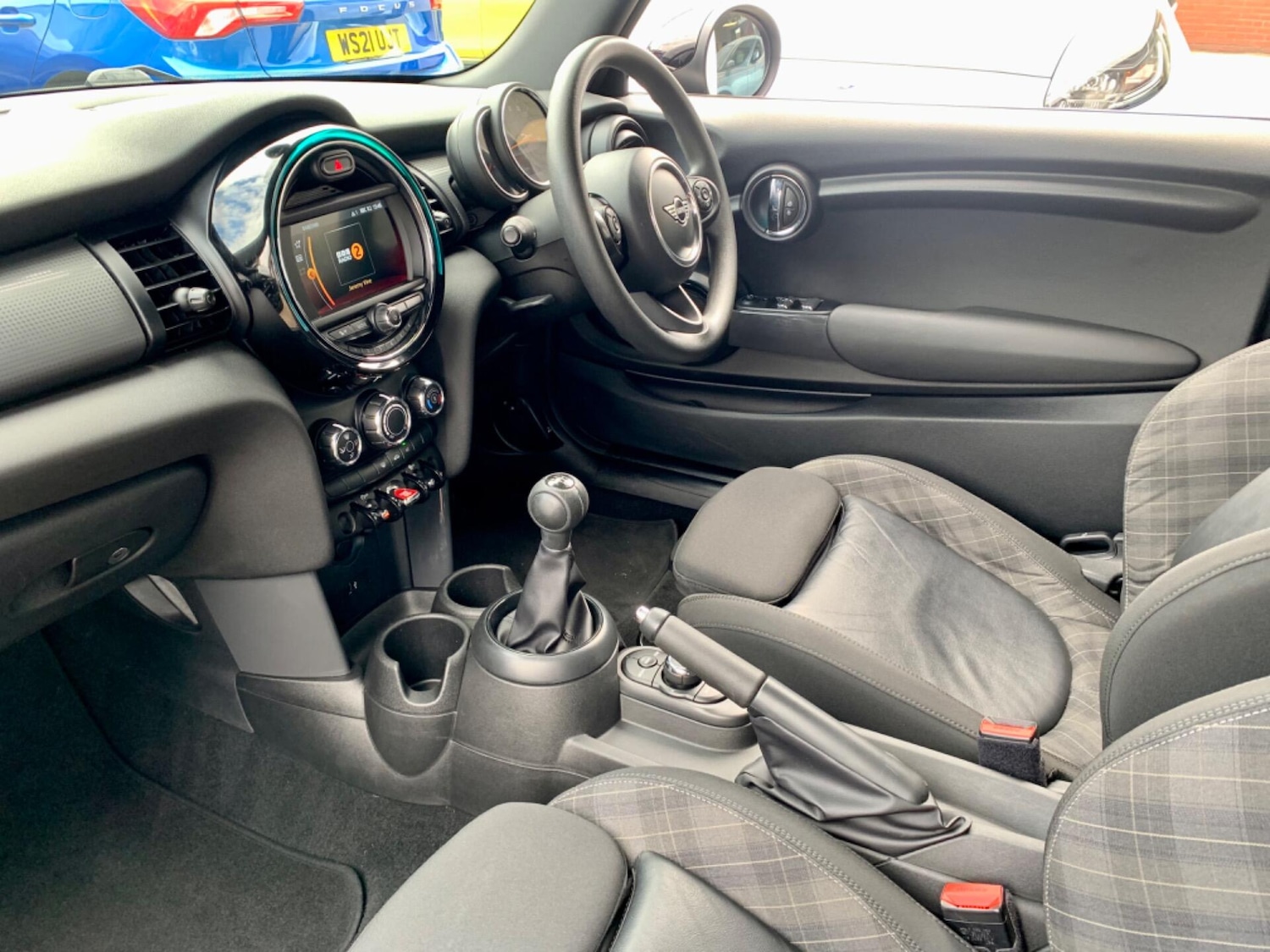 Used MINI Convertible 2019 for sale - 77844672: Photo 2